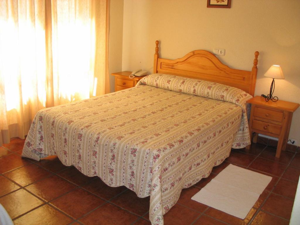 Hotel Valle Del Jerte Los Arenales Стая снимка