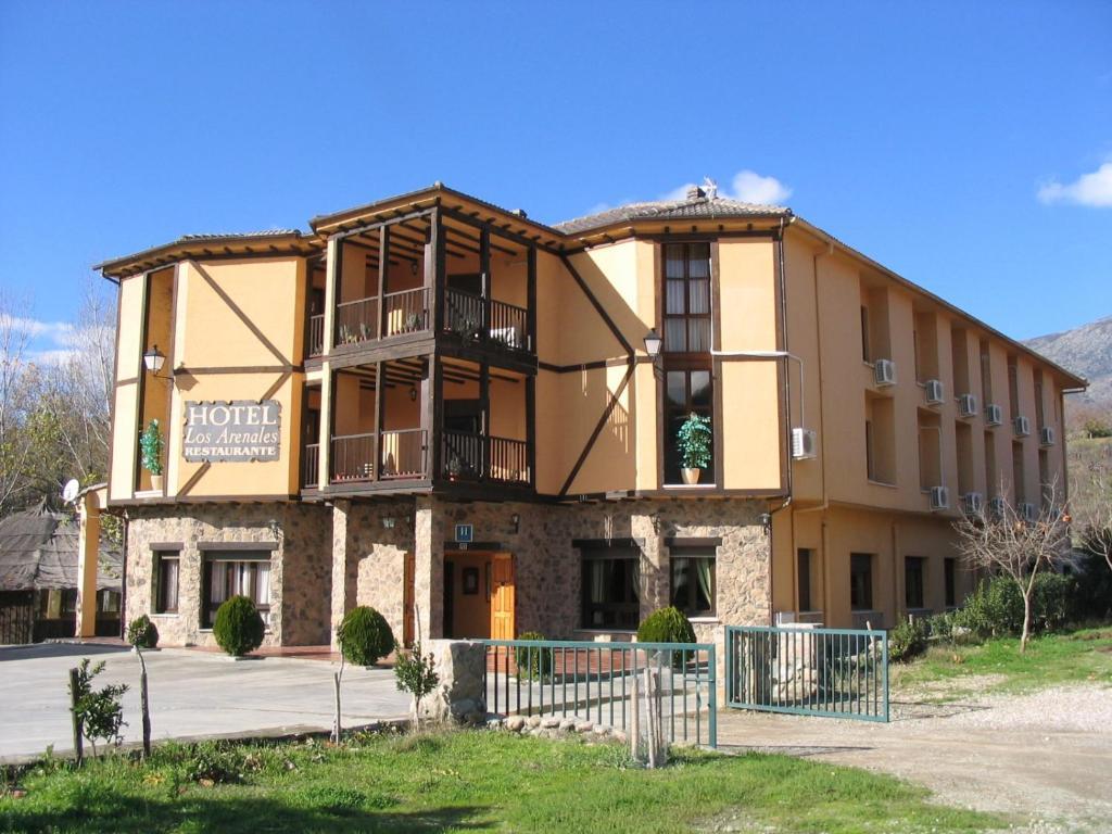 Hotel Valle Del Jerte Los Arenales Екстериор снимка