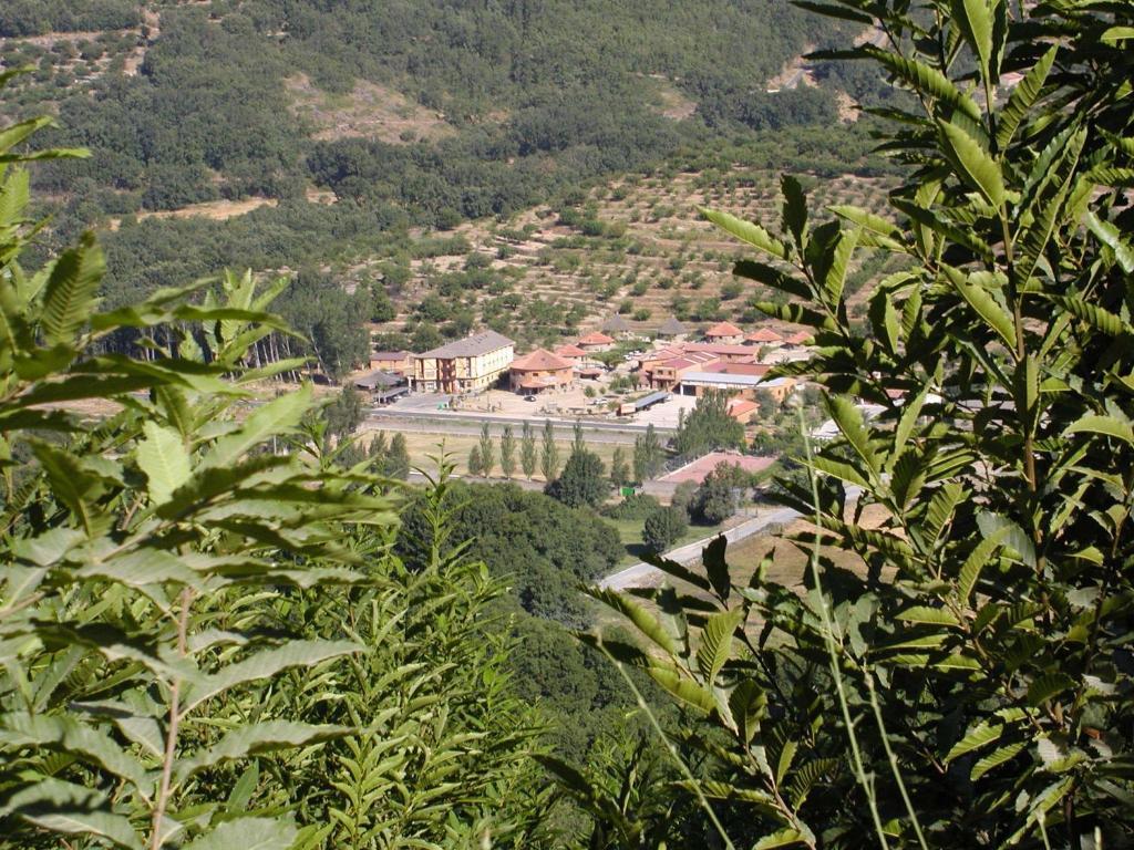 Hotel Valle Del Jerte Los Arenales Екстериор снимка