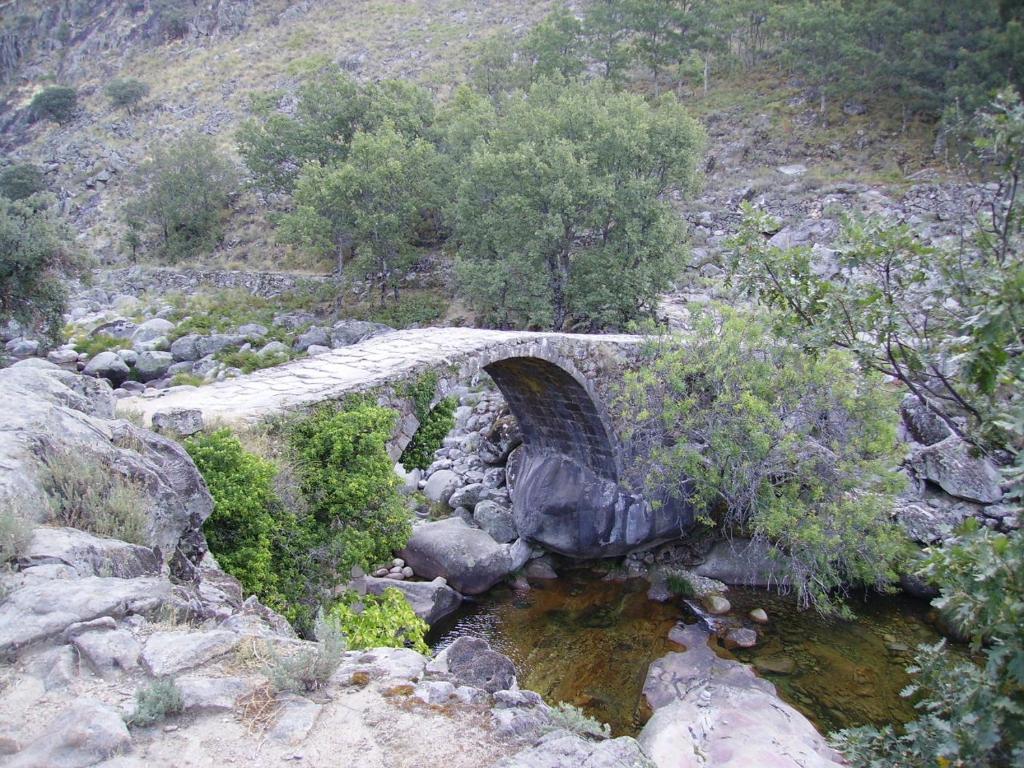 Hotel Valle Del Jerte Los Arenales Екстериор снимка