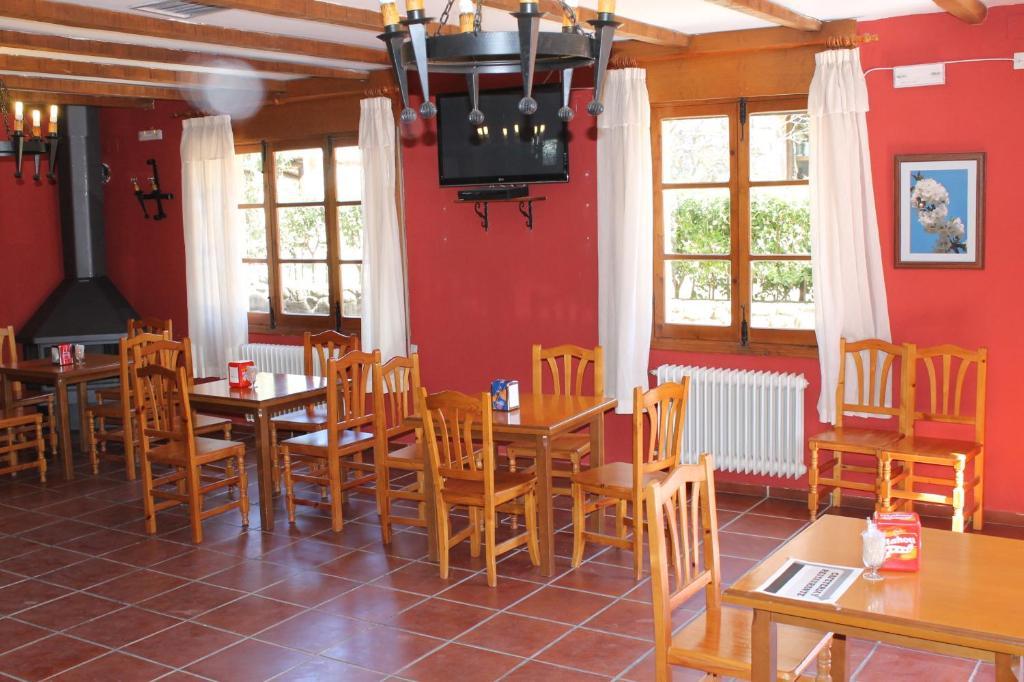 Hotel Valle Del Jerte Los Arenales Екстериор снимка
