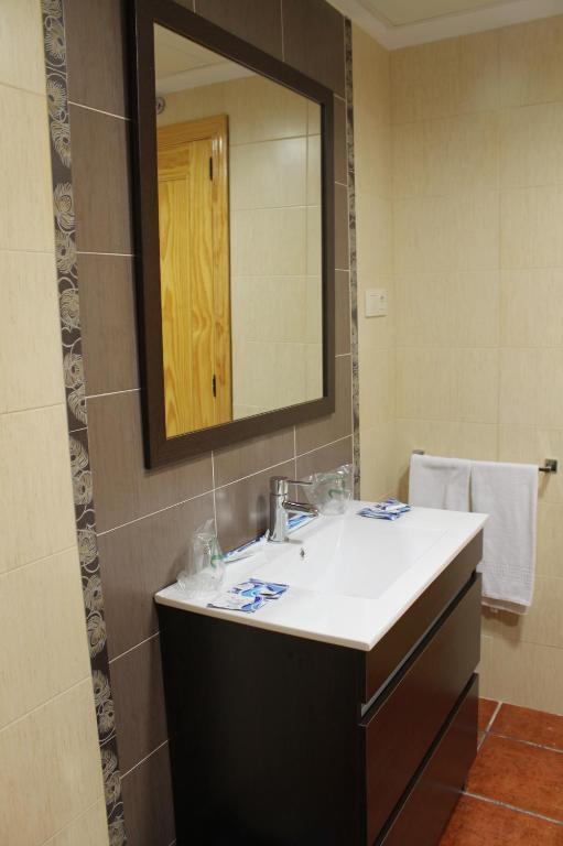 Hotel Valle Del Jerte Los Arenales Стая снимка